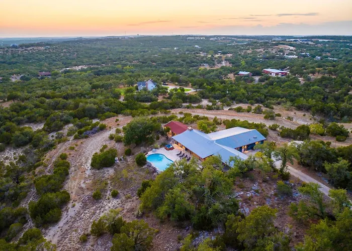 Legendary 3 Bedroom Estate With Pool & Hot Tub!
