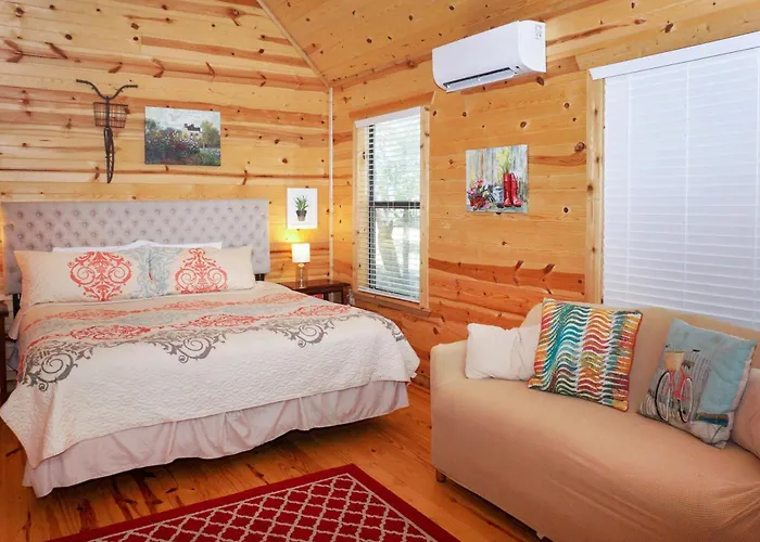 Arbor House Of Dripping Springs - Garden House