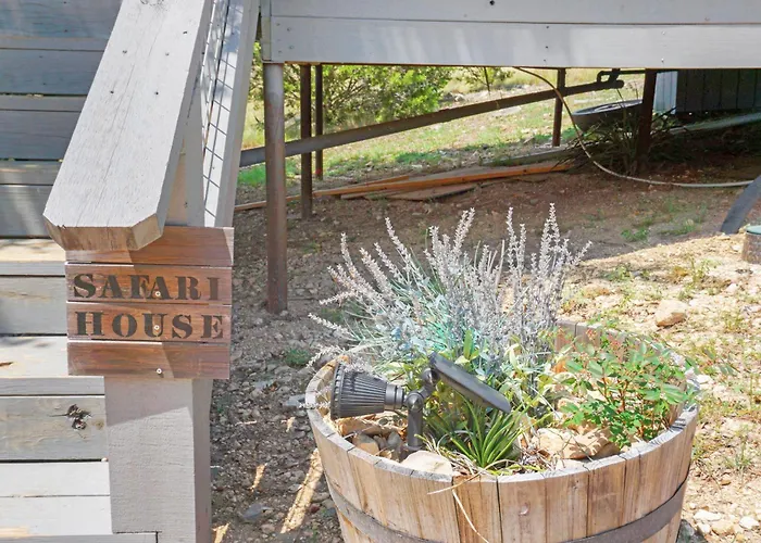 Arbor House Of Dripping Springs - Safari House
