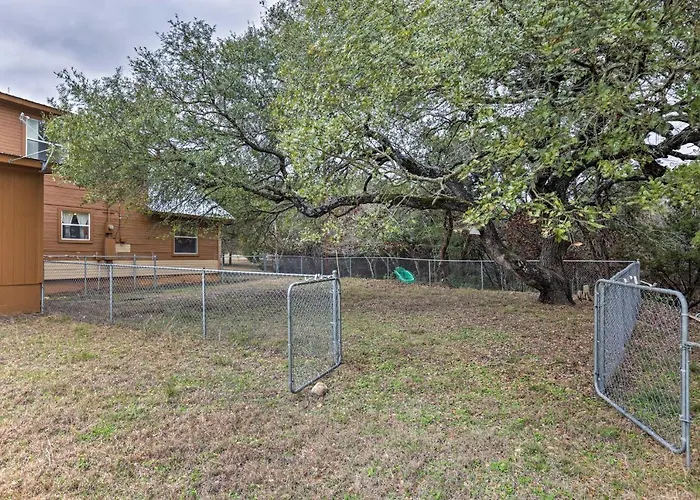 Dripping Springs Home W/ Deck, Near Wedding Venue